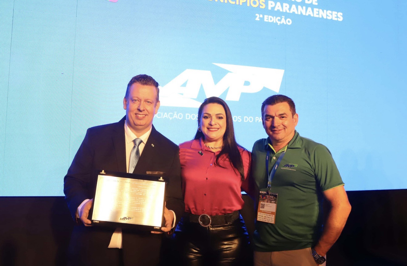 Ex-presidentes da AMP são homenageados por articulação municipalista