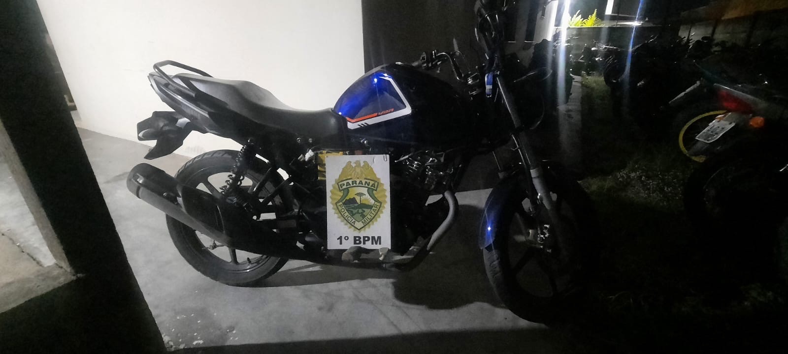 Motocicleta é furtada de revenda e recuperada pela PM em Carambeí