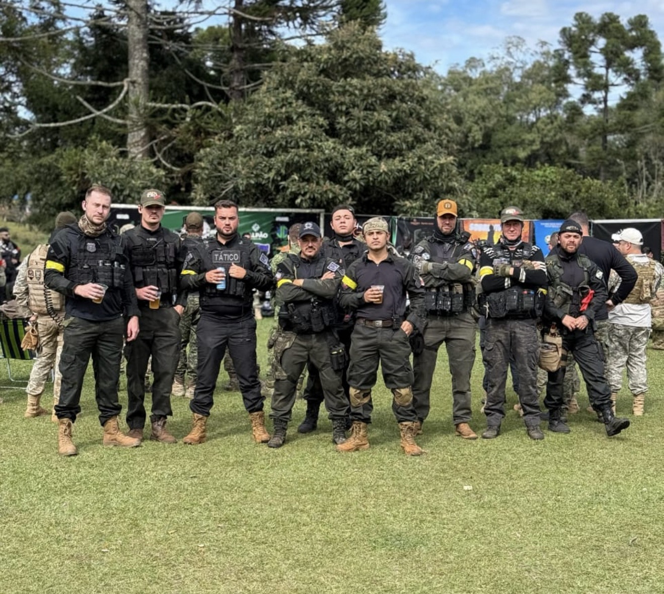 Equipe de Carambeí se destaca em competição nacional de paintball e leva o nome da cidade ao topo