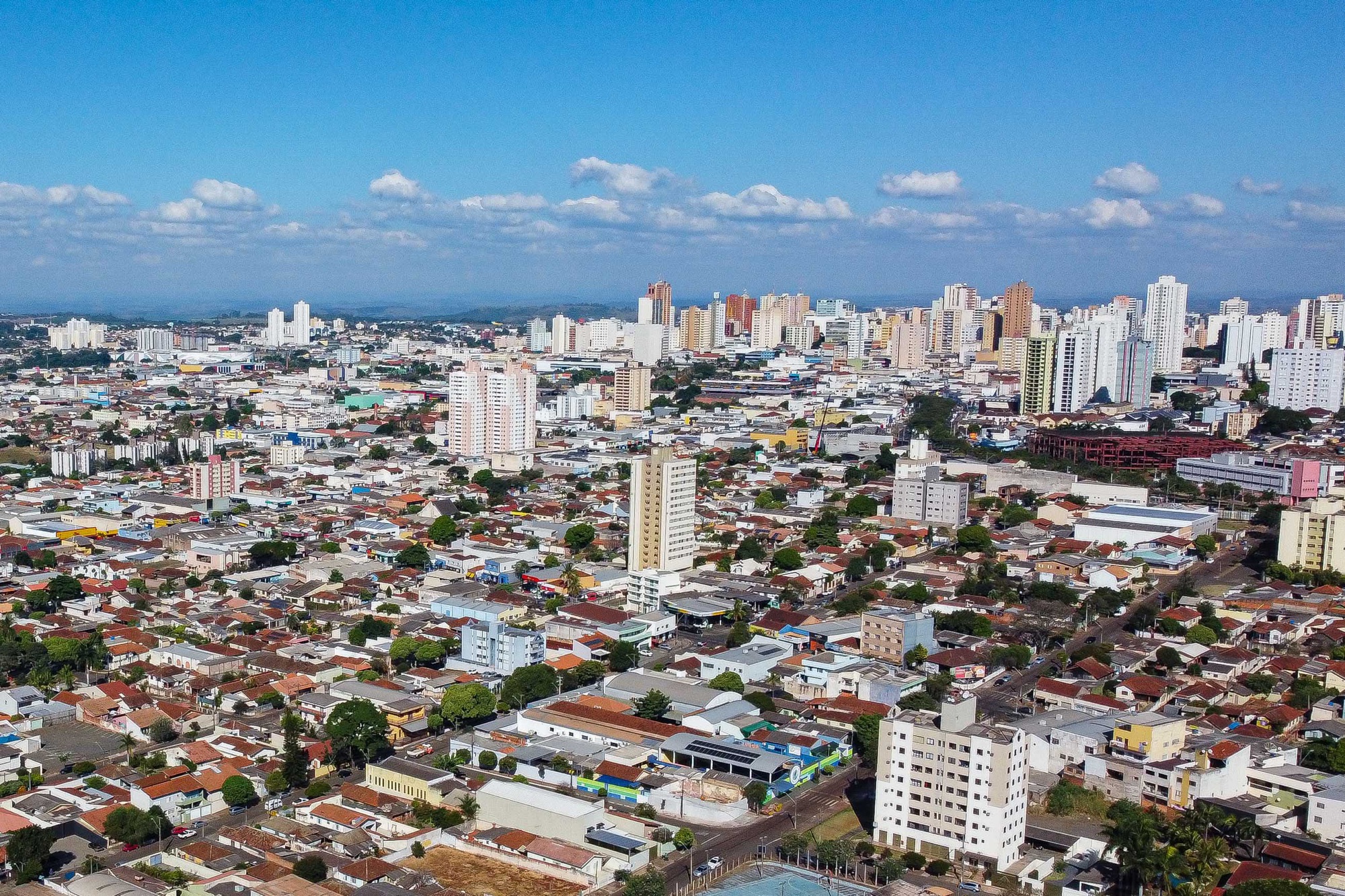 Número de empresas abertas no Paraná cresce 23,5% no 1º quadrimestre do ano