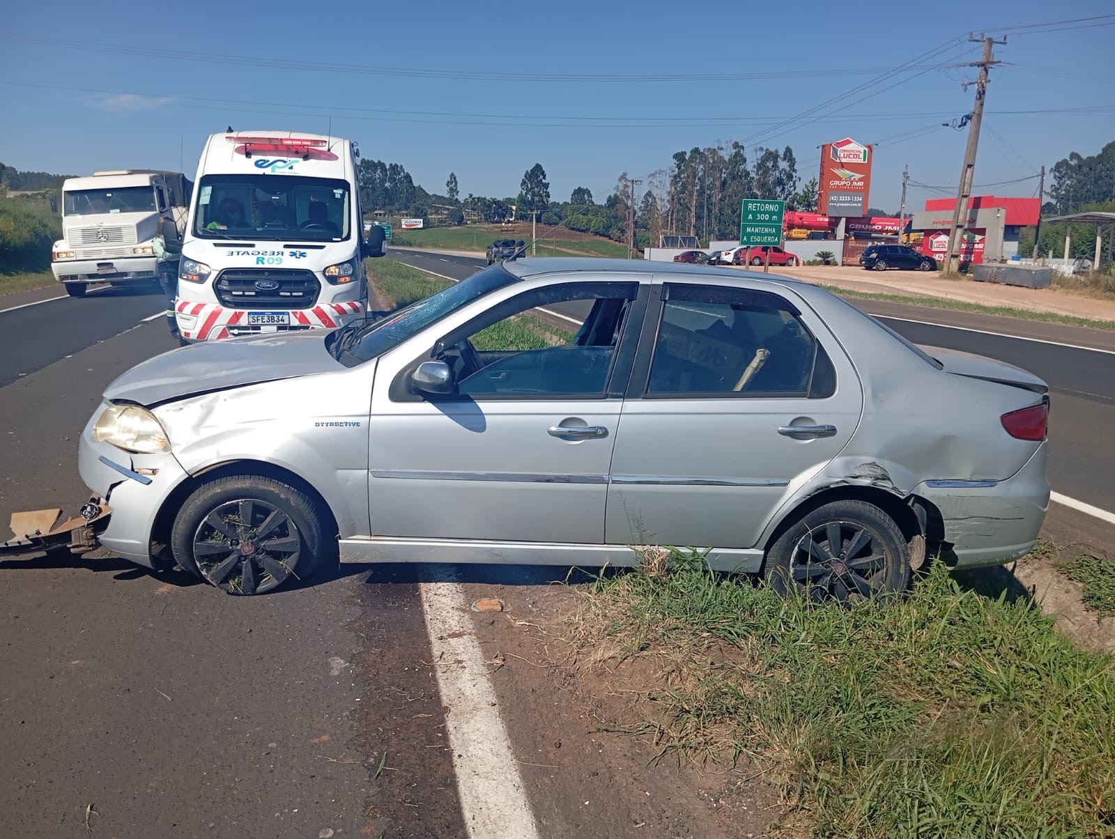 Acidente entre dois veículos deixa motorista ferido na PR-151 entre Carambeí e Castro