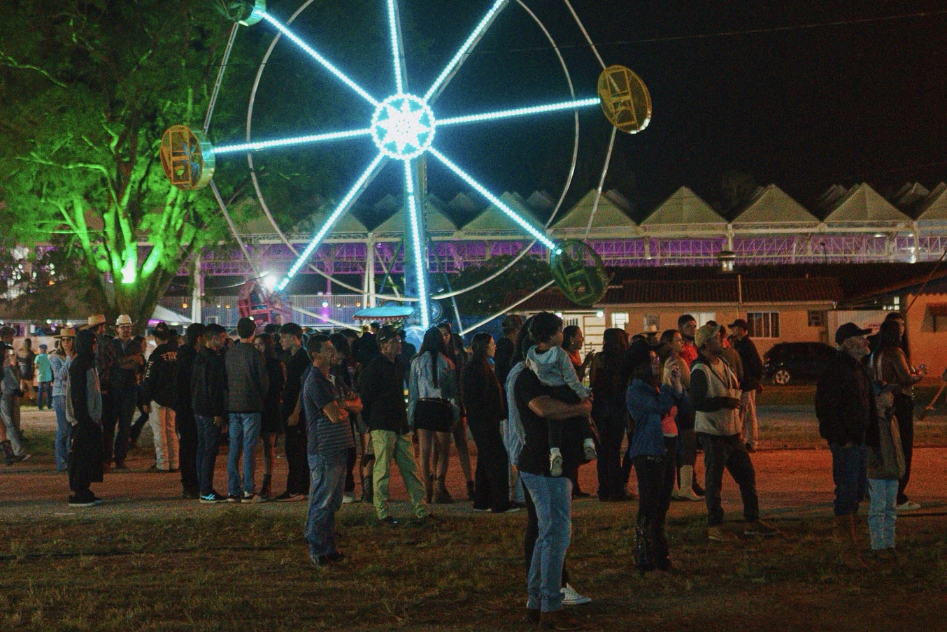 Entrada de menores na 7ª Festa do Peão de Castro segue regras da Vara da Infância e Juventude