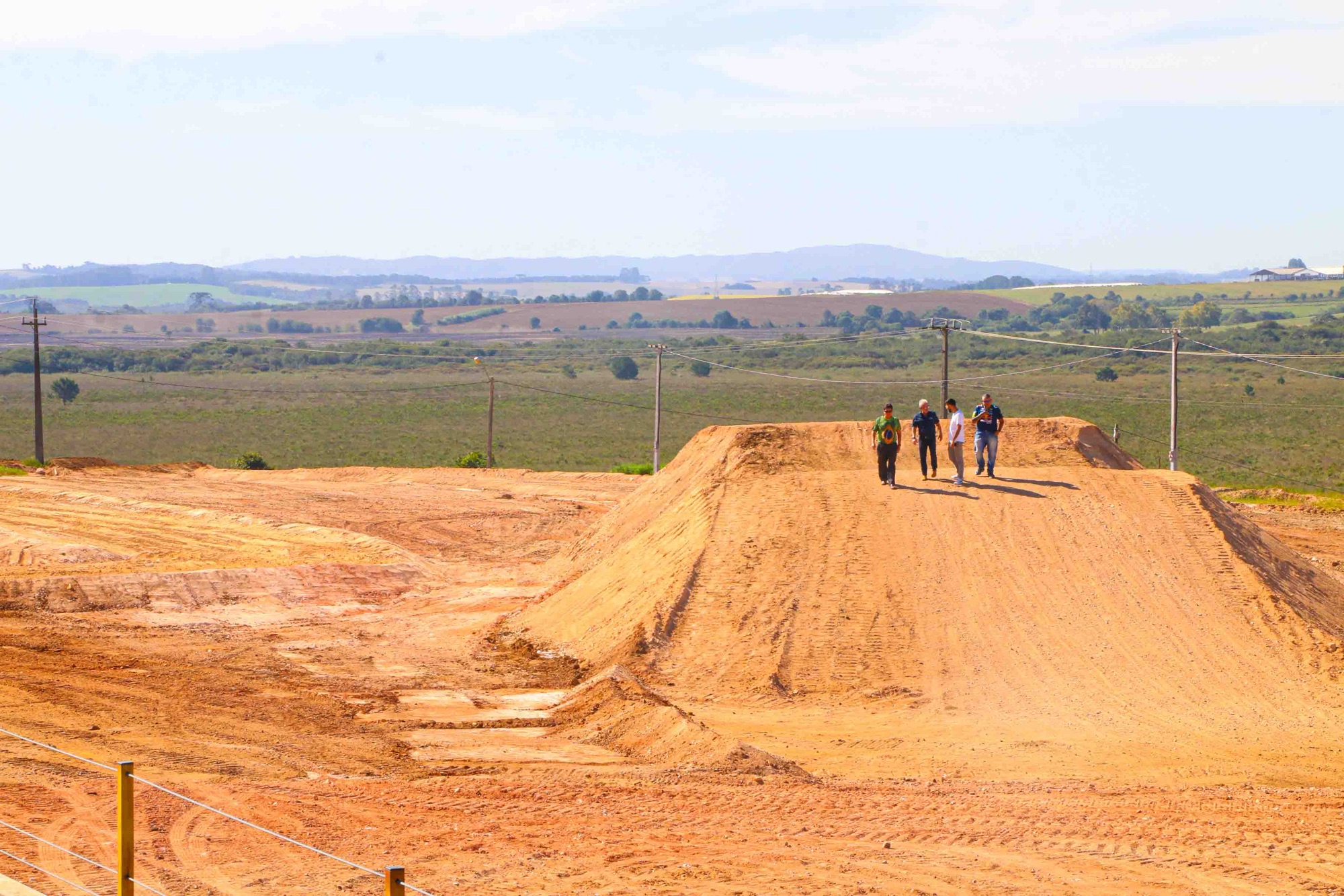 De pista histórica ao Campeonato Brasileiro: Castro recebe o motocross de volta em grande estilo