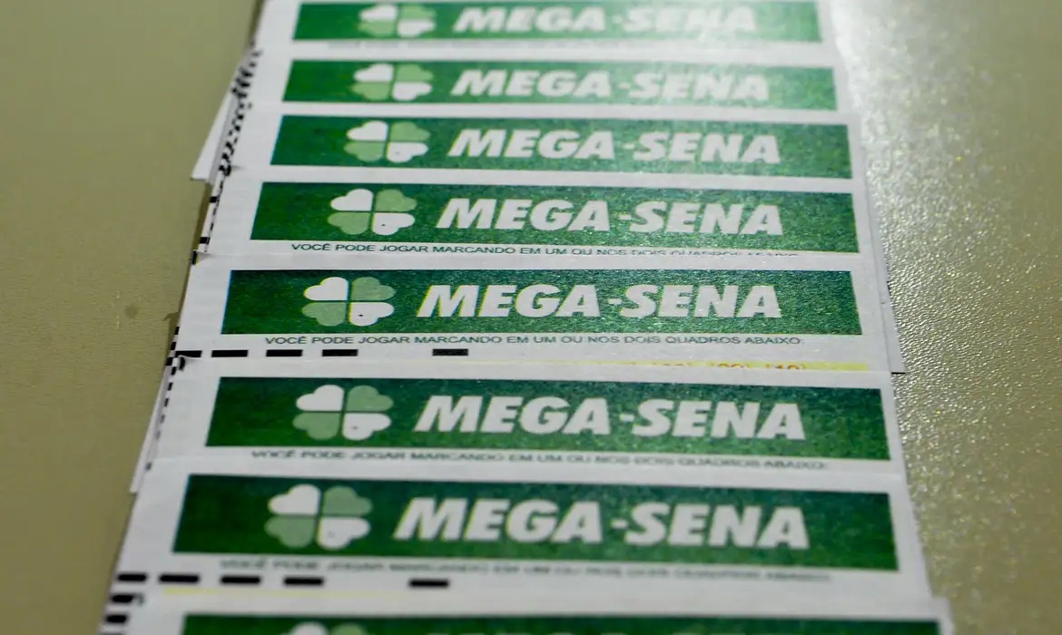 Mega-Sena acumula novamente e prêmio principal vai para R$ 130 milhões