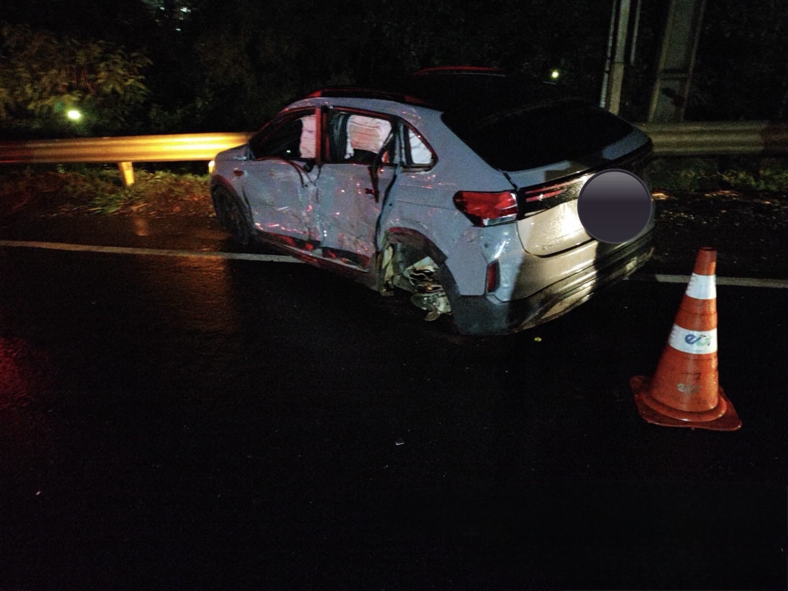 Casal fica ferido após colisão entre carro e caminhão na PR-151