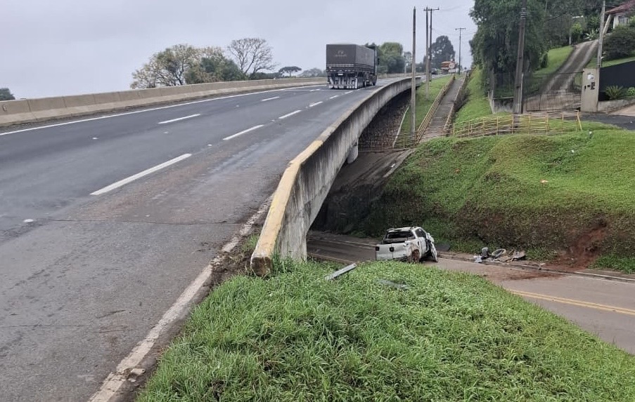 Acidente deixa dois feridos na PR-151