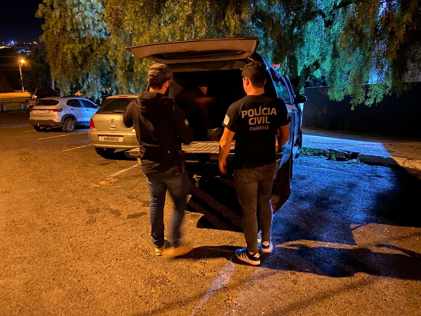 PCPR prende homem com arma de uso restrito e munições durante abordagem