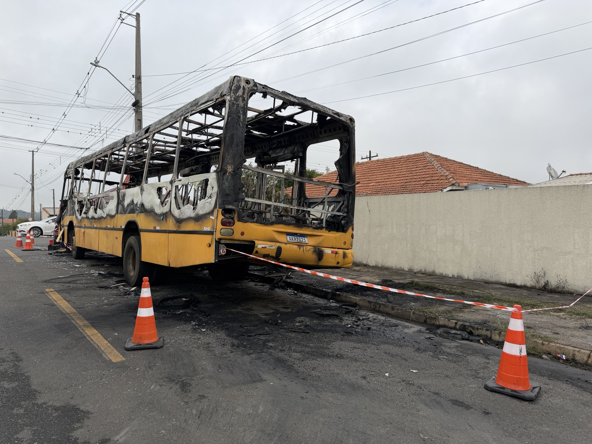 VÍDEO: Câmera mostra ação criminosa contra ônibus em Carambeí