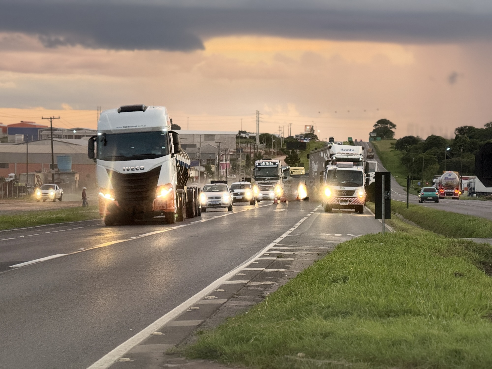 Com IPVA mais barato, número de motoristas que quitaram tributo cresce 12% no Paraná