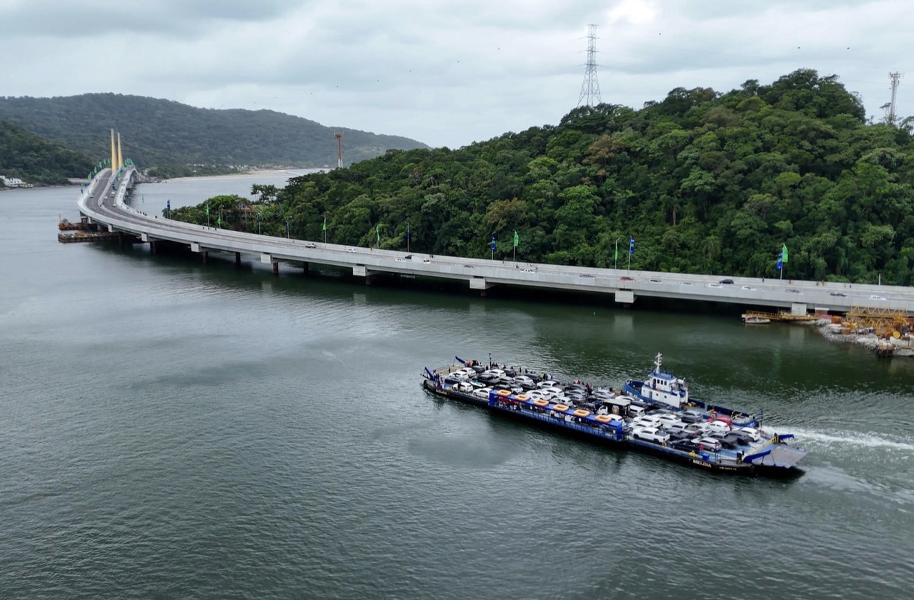 Ponte de Guaratuba aposenta ferry boat após mais de 60 anos de travessias