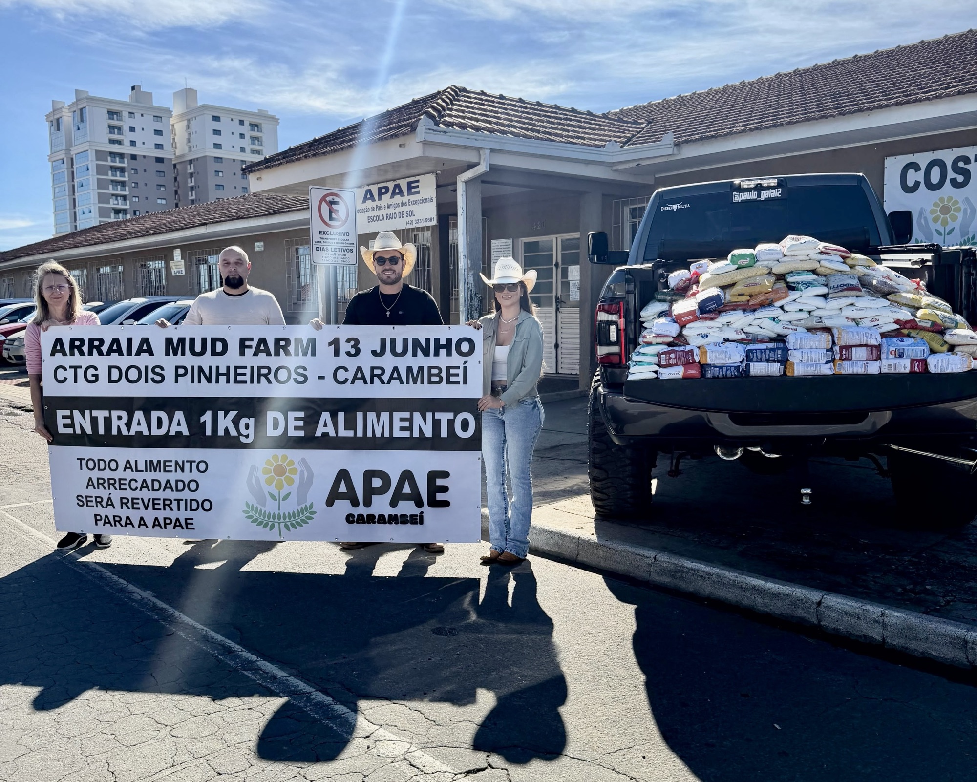 Arraiá Solidário arrecada mais de uma tonelada de alimentos para a APAE de Carambeí