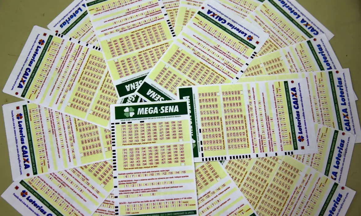 Mega-Sena acumula novamente e prêmio principal vai para R$ 42 milhões