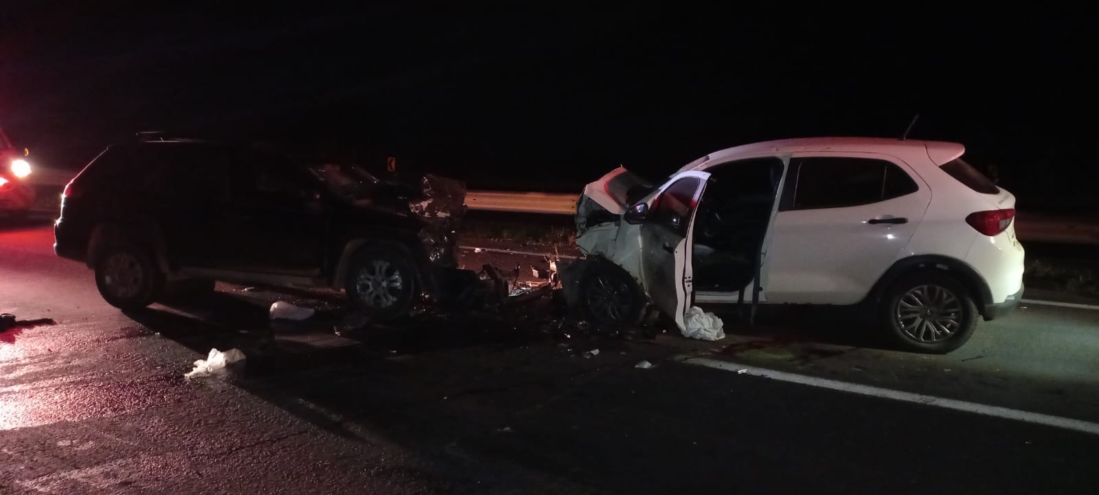 Cinco pessoas ficam feridas em grave colisão frontal na PR-151
