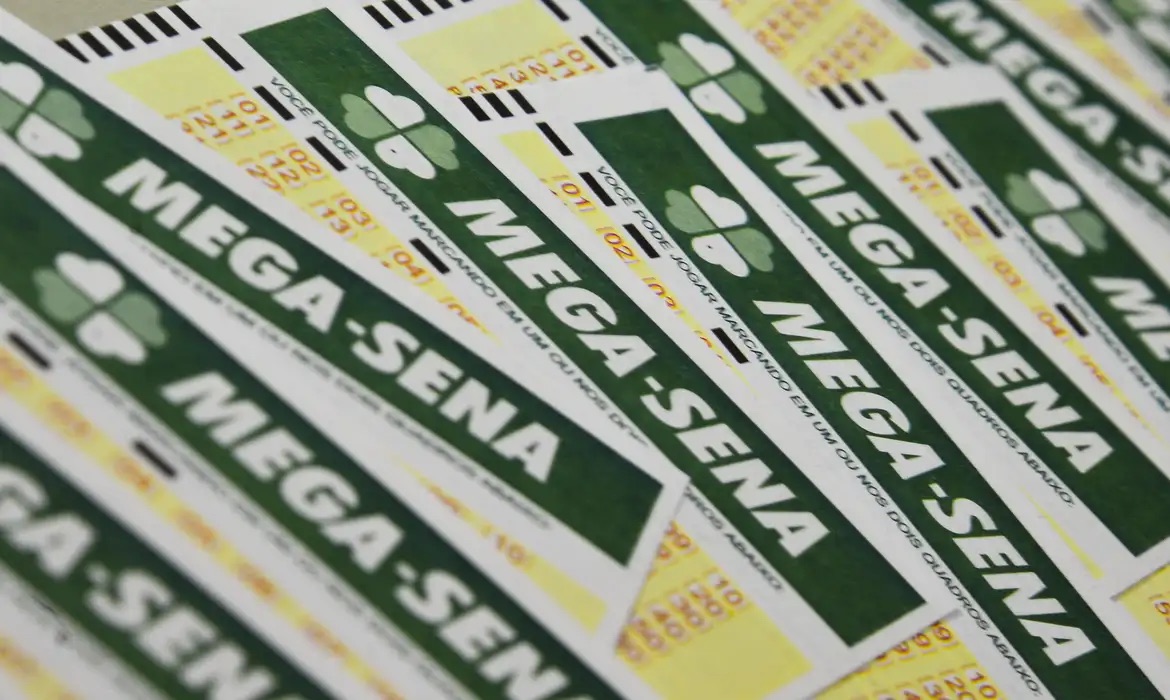 Mega-Sena sorteia prêmio acumulado de R$ 165 milhões neste domingo
