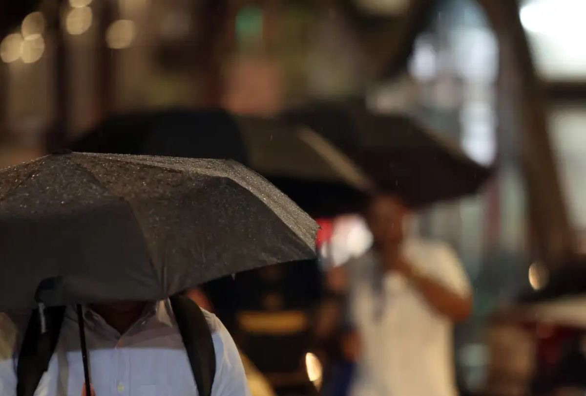 Frente fria! Inmet emite alerta de tempestade em 15 estados