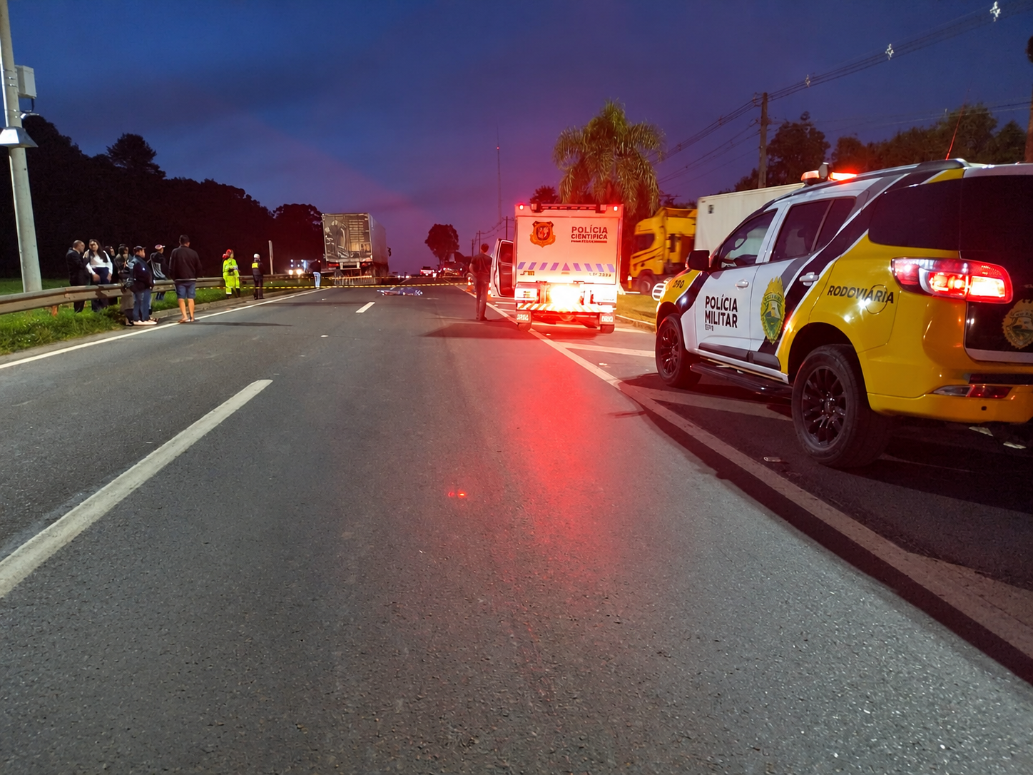 Pedestre morre após ser atropelado por caminhão na PR-151