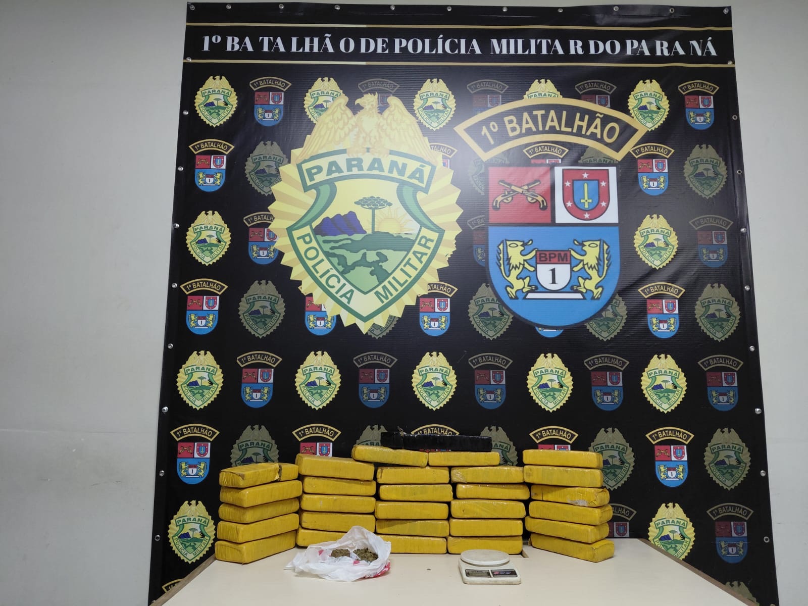 Polícia Militar apreende mais de 20 kg de maconha em bairro na região