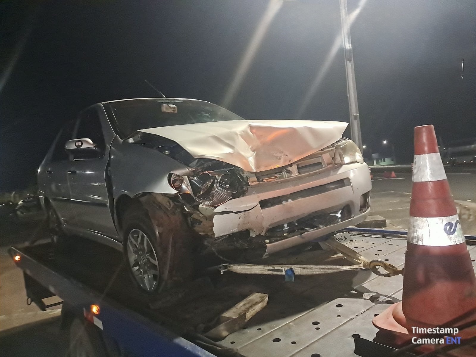 Colisão traseira deixa cinco pessoas feridas na PR-151, em Carambeí