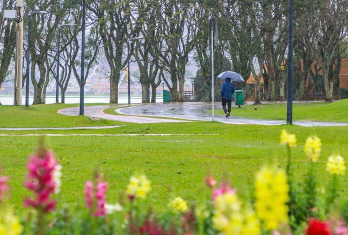 Semana começa com chuva e Paraná terá instabilidade até o feriado