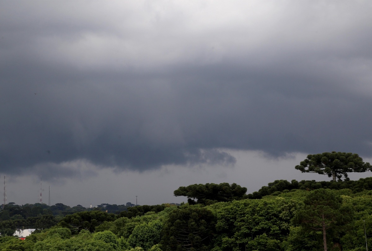 El Niño atinge pico histórico e traz risco de temporais severos ao Paraná