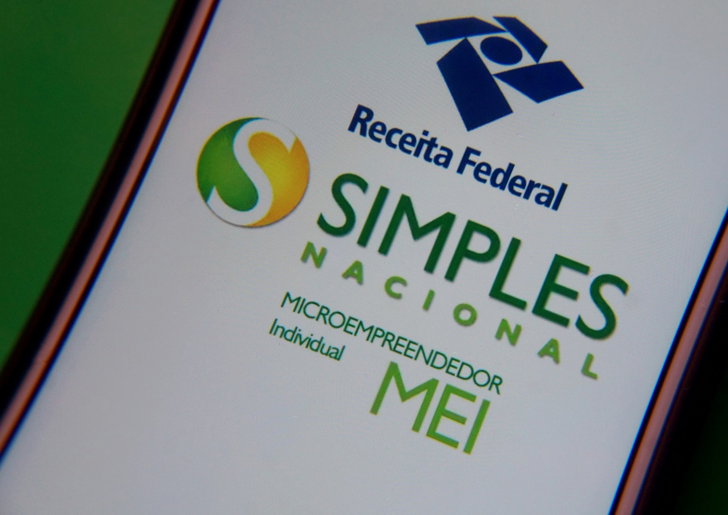 Governo anuncia perdão de dívidas e pacote de estímulo para MEIs