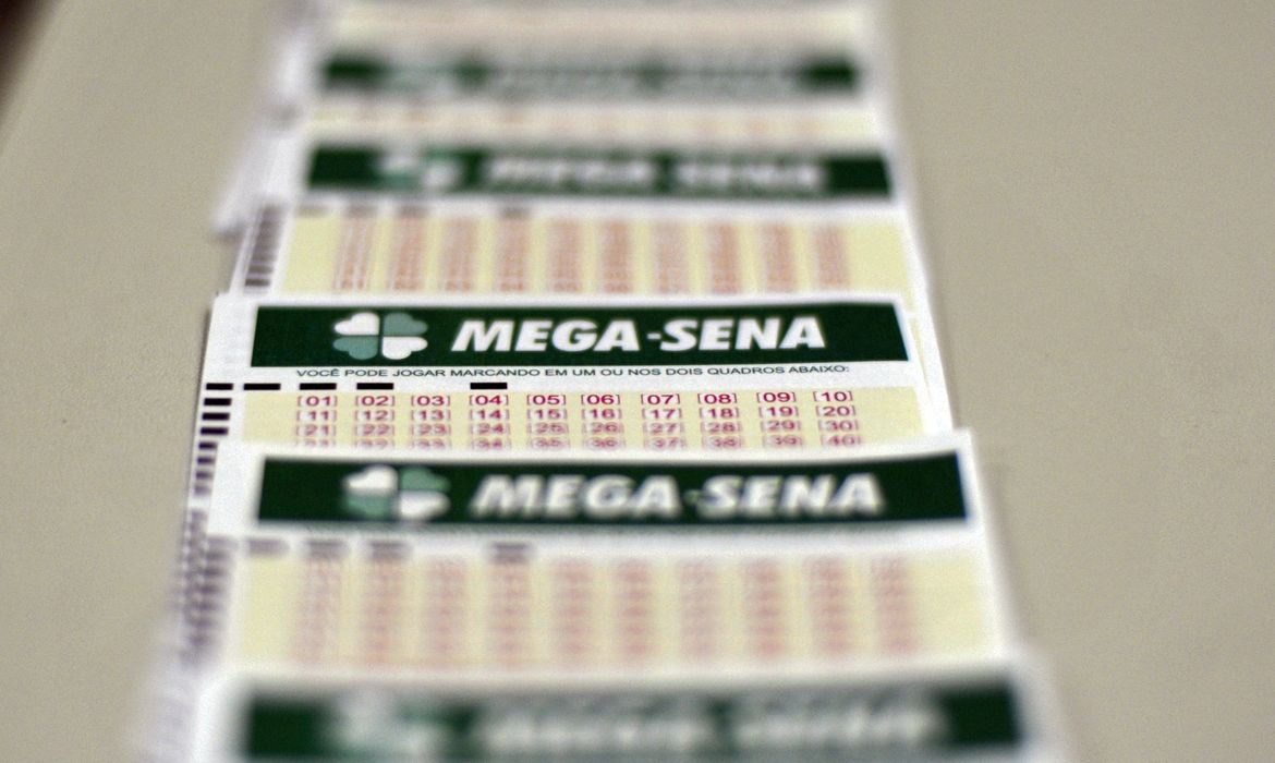 Mega-Sena sorteia prêmio acumulado em R$ 170 milhões neste domingo