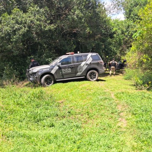 PM resgata jovem mantida em cárcere e suspeito morre em confronto&nbsp;com a PM na região