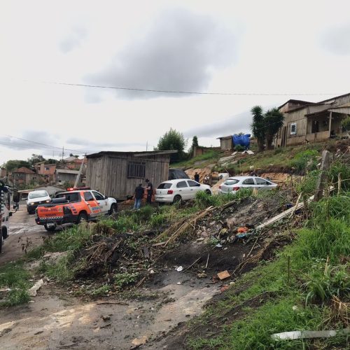 Prefeitura de Carambeí mobiliza equipes durante fortes chuvas e ventos neste domingo