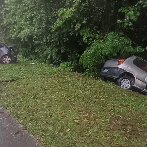 Polícia atende dois acidentes em sequência no mesmo trecho&nbsp;na região