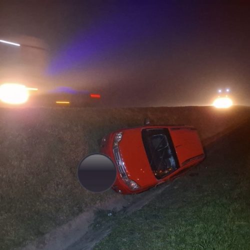 Passageira fica ferida após EcoSport sair da pista na PR-151