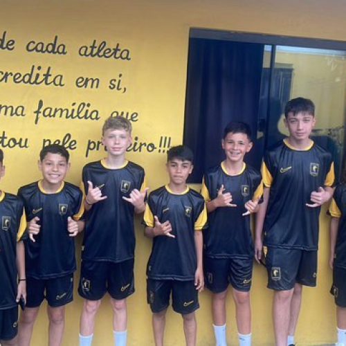 Atletas da Escola Furacão Carambeí vivem semana inesquecível no Rio de Janeiro em jogos avaliativos