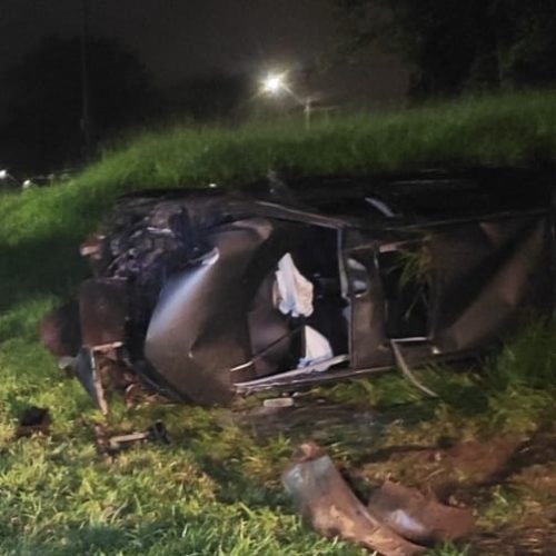 Condutor sofre ferimentos leves em capotamento na PR-151