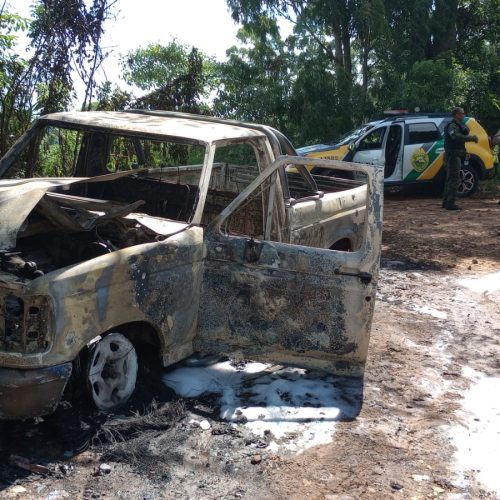 Ação rápida da PM salva idoso durante incêndio em veículo