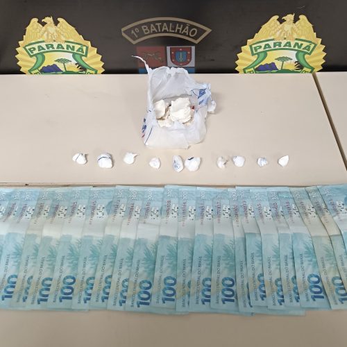 Polícia Militar apreende drogas e dinheiro durante abordagem na região