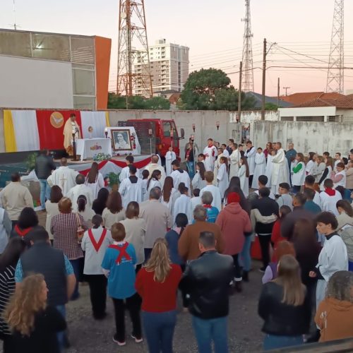 Procissão de Corpus Christi reúne multidão em Carambeí