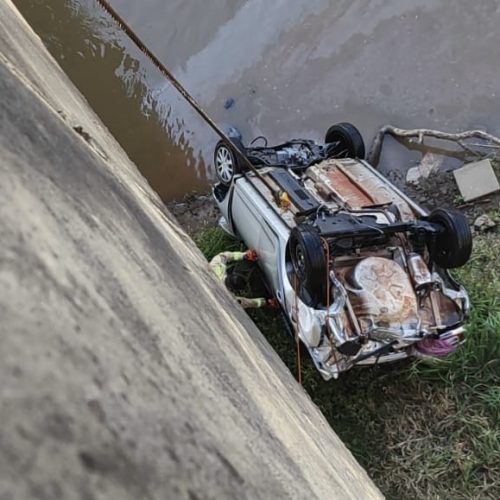 Mulher de 66 anos morre após carro cair no Rio Tibagi