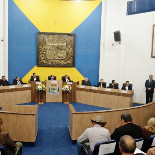 Câmara de Carambeí presta homenagens em Sessão Solene