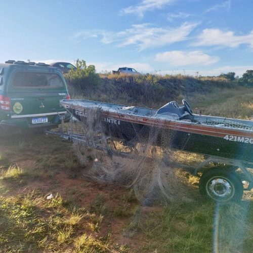 Fiscalizações da Polícia Ambiental apreendem armas e redes ilegais na região