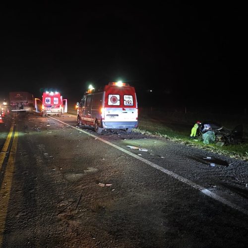 Colisão frontal deixa homem ferido na região