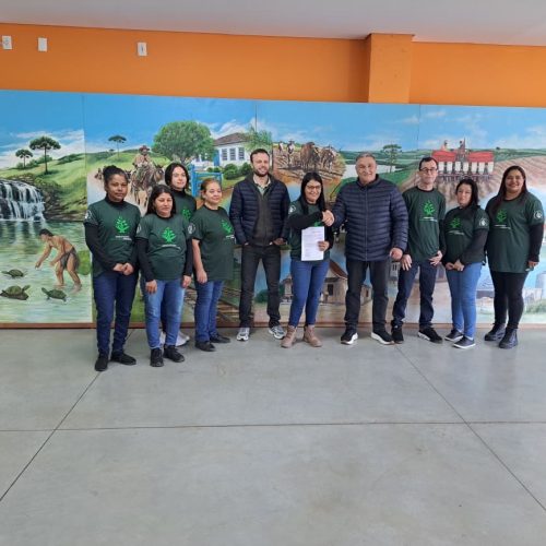 Após um ano de tratativas, Prefeitura de Carambeí formaliza novo modelo para a coleta seletiva de recicláveis