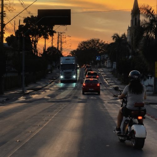 PM de Carambeí alerta para novas regras de bicicletas elétricas e patinetes
