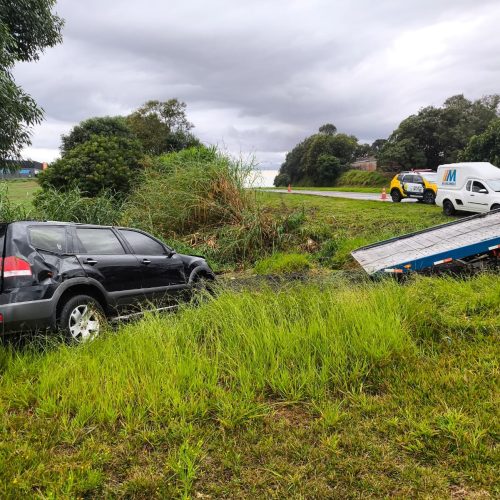 Acidente na PR-151 deixa duas pessoas feridas