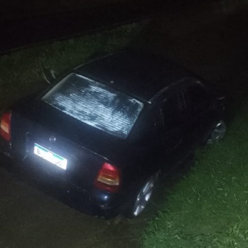 Motorista perde controle da direção e sai da pista entre PG e Carambeí