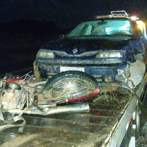 Motociclista fica ferido em colisão frontal na região