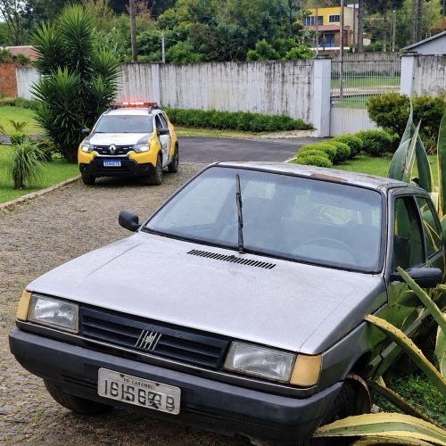 Veículo furtado em Carambeí é localizado abandonado pela PM