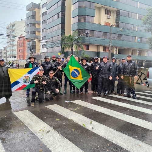 Voluntários de Carambeí seguem resgates no RS
