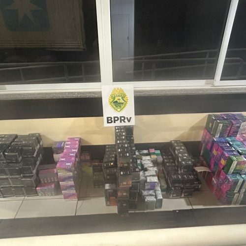 Caminhoneiro é preso com mais de 2 mil cigarros eletrônicos durante abordagem na região