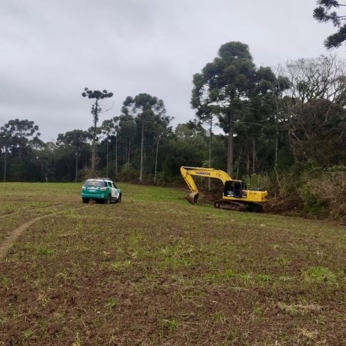 Ação policial resulta em prisão por crime ambiental e apreensão de equipamento