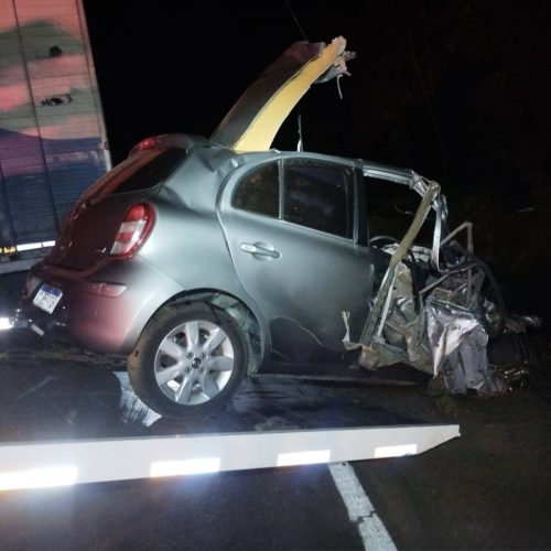 Colisão frontal deixa motorista ferido&nbsp;no PR