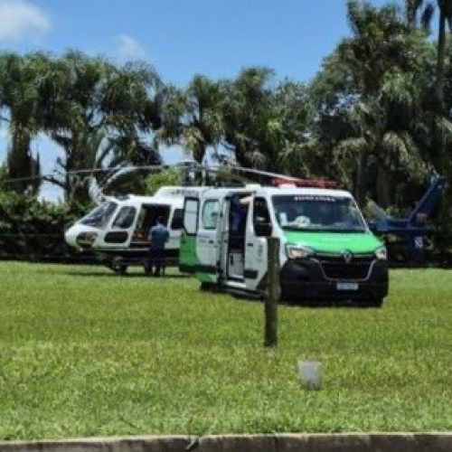 Helicóptero do SAMU realiza transferência de paciente em Carambeí